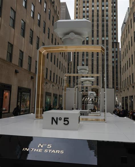 Rockefeller center Chanel perfume